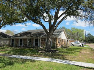1905 Zapp Ln, Pasadena, TX 77502