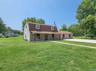 31 Warren St, Rogersville, AL 35652