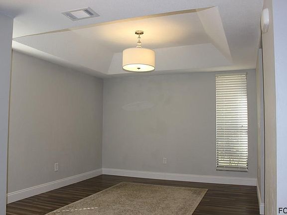 4th image of 33 Fairways Cir