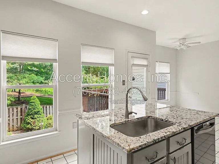 21217 Millwood Sq — Photo 9