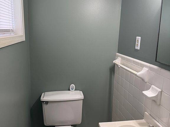 3rd image of 7919 Max Dr