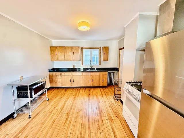 80 Carroll St #2 — Photo 6