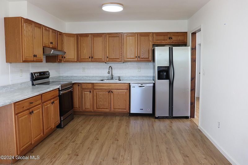 5th image of 28 Balboa Drive