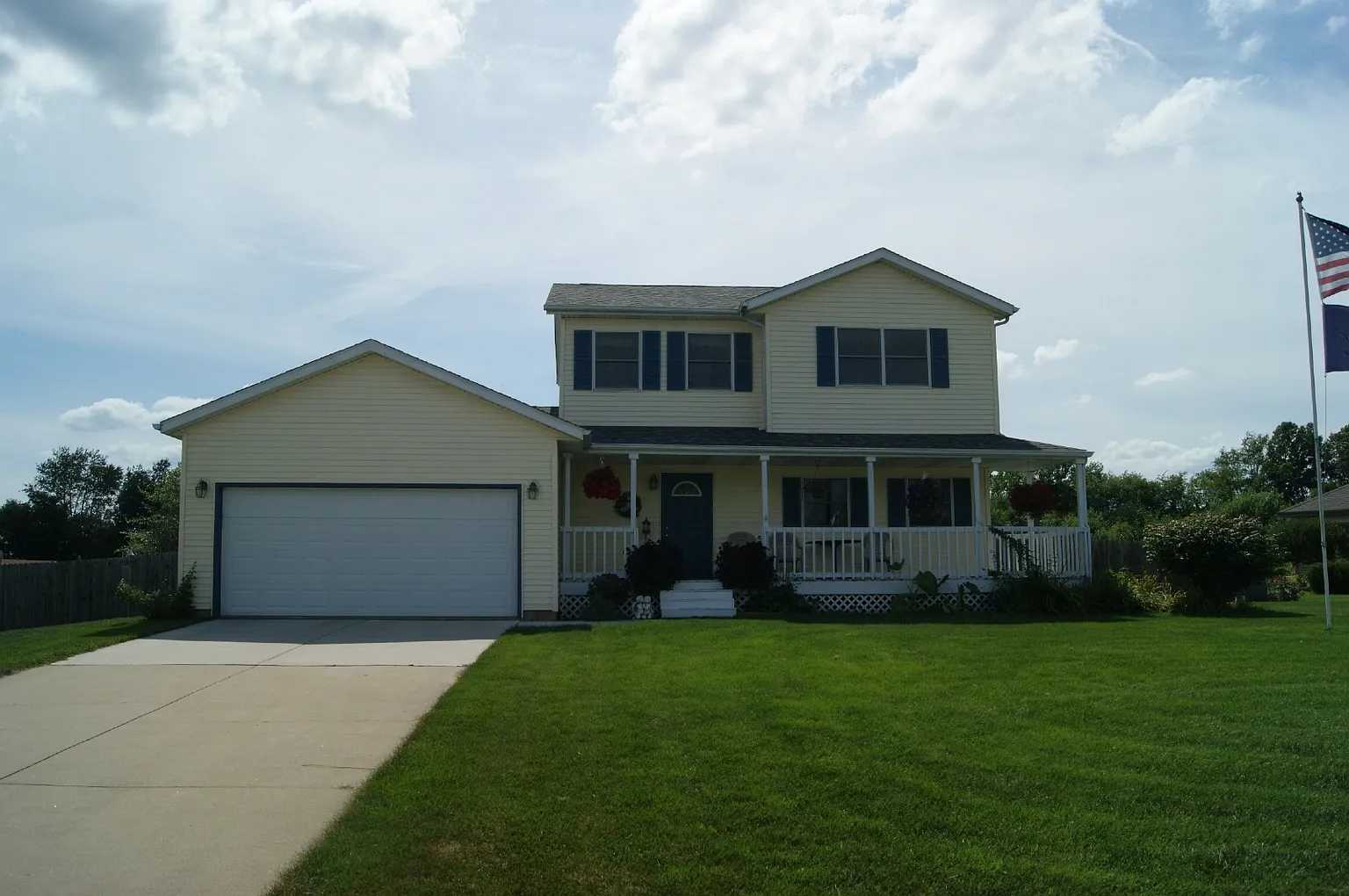 1698 N Crest View Dr photo 1