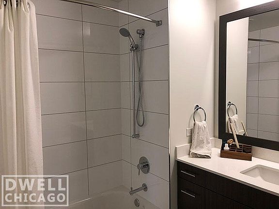 5th image of 455 N Park Dr #1