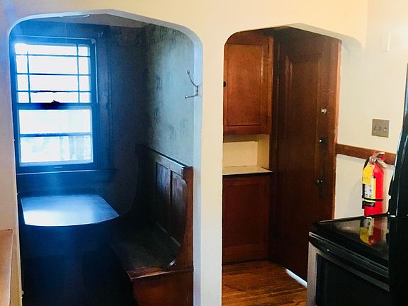5th image of 1810 Como Ave SE