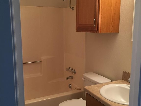 4th image of 102 Lady Bird Ln