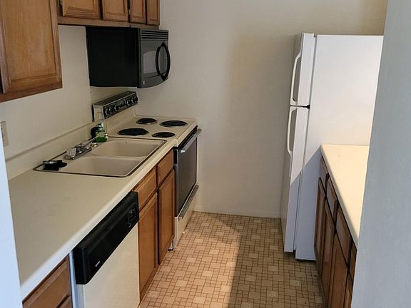 2nd image of 1901 Holleman Dr W APT 515