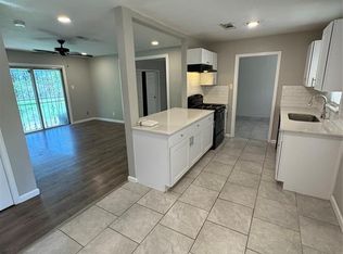 9902 Valley Sun Dr, Houston, TX 77078