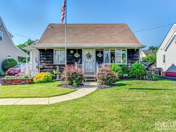 332 Giles Ave, Middlesex, NJ 08846