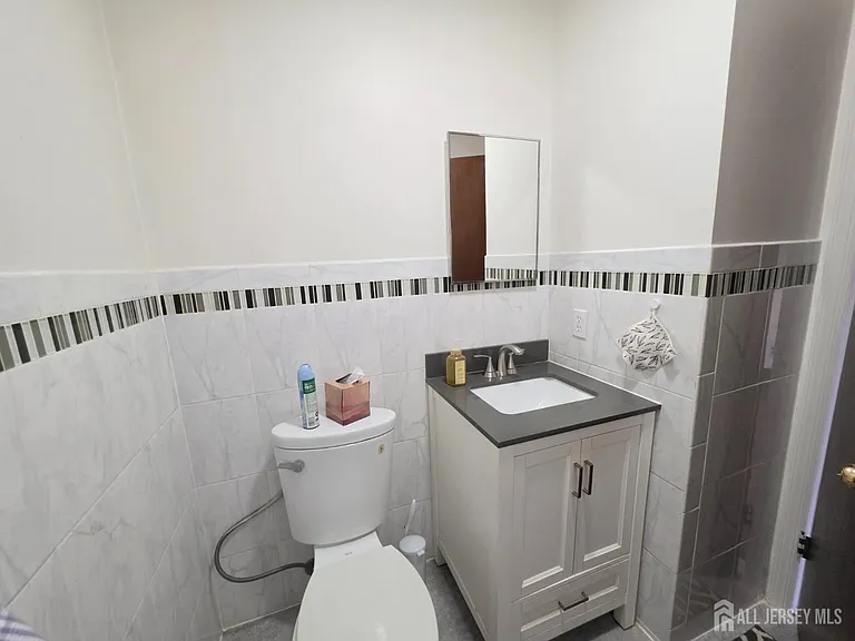 405 Frederick Ave — Photo 16