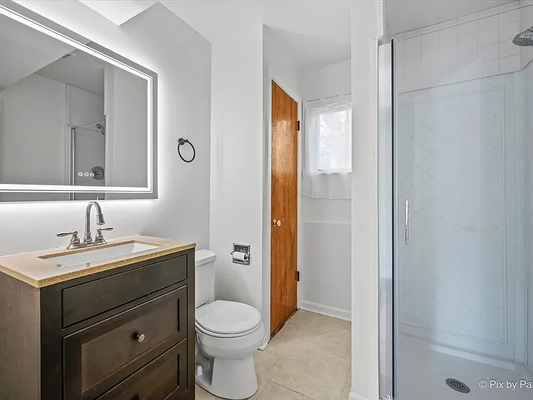 116 S Deerpath Rd — Photo 28