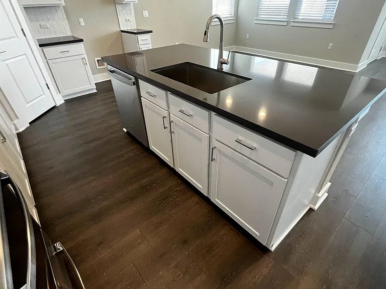 2905 Mary Elizabeth Dr — Photo 17