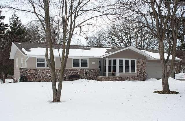 1st image of 9411 W Briarwood Dr