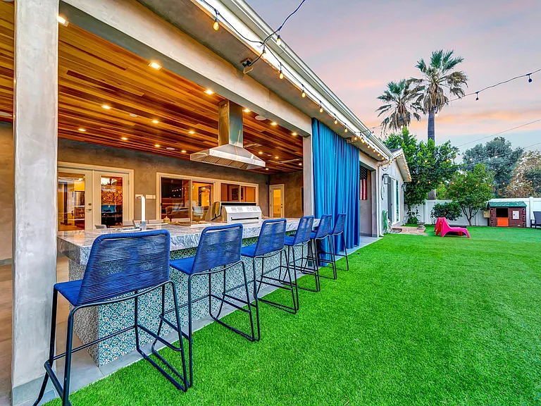 5817 Ranchito Ave — Photo 13