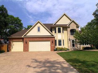 1195 Crescent Hills Dr, La Crescent, MN 55947