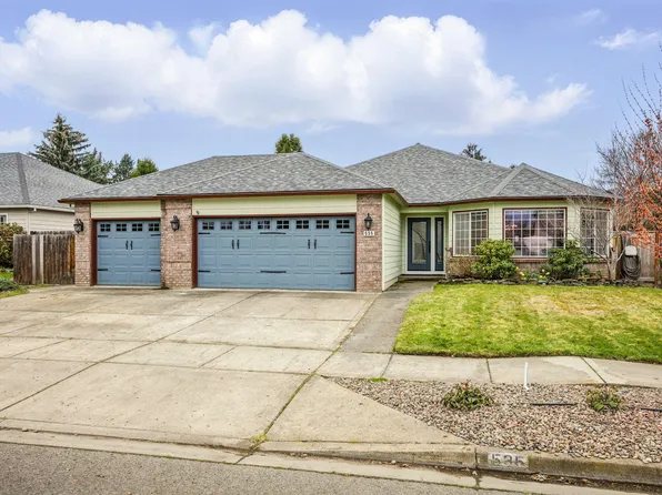 535 Carriage Ln, Jacksonville, OR 97530