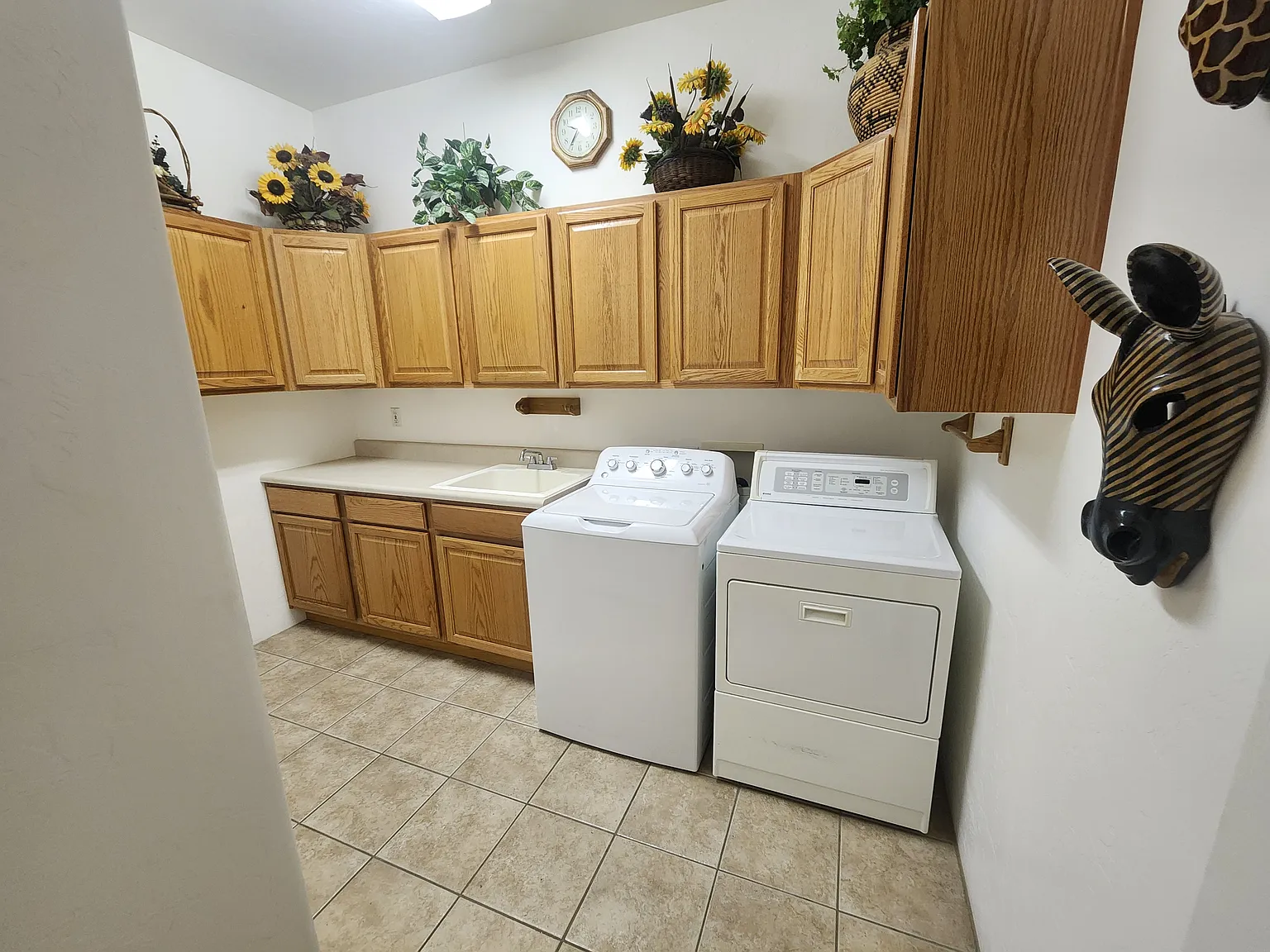 3 bed, 2143 sqft, $2,350 — Photo 4