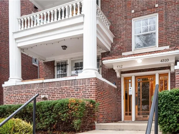 4312 Oak St #1S, Kansas City, MO 64111