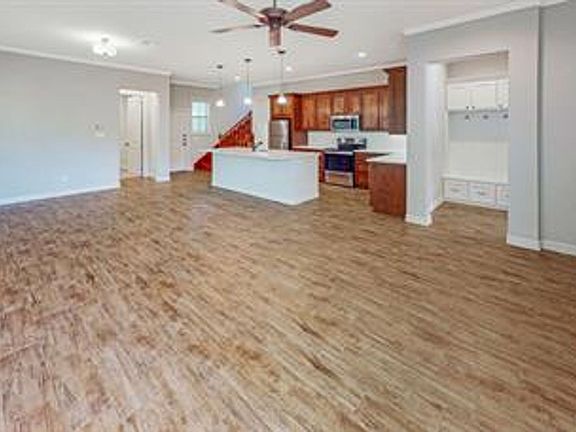 2nd image of 103 Moss St