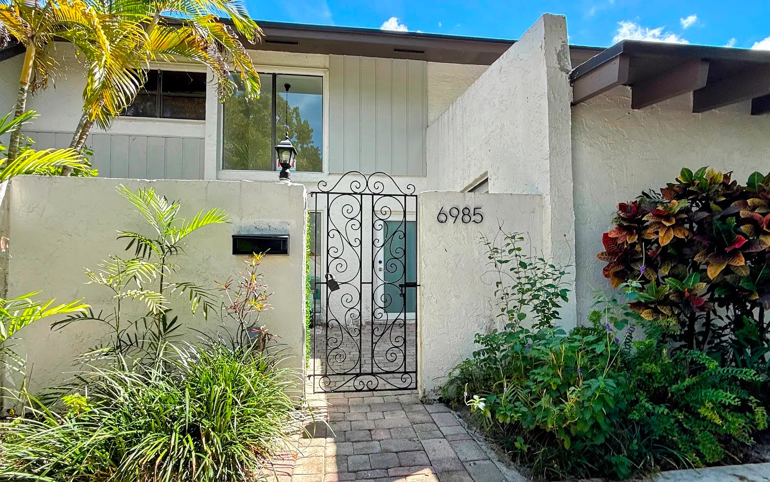 3 bed, 1378 sqft, $3,100 — Photo 1