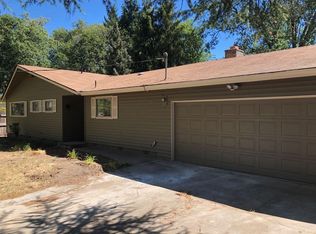 1779 Hamilton Ln, Grants Pass, OR 97527