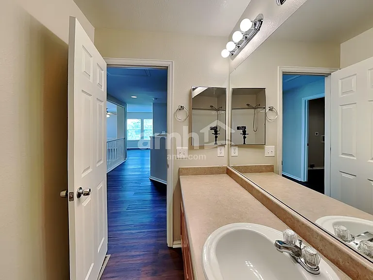 13725 Kearney St — Photo 27