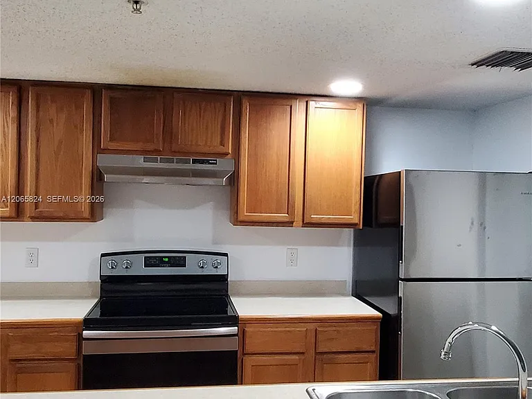 9909 Westwood Dr #121 — Photo 6