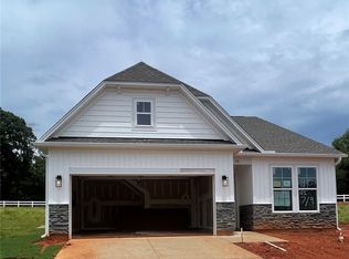 26 Halsey St, Central, SC 29630