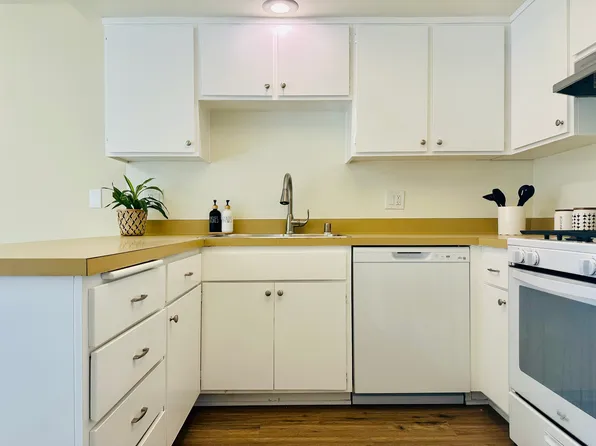 5581 Reno Cir APT 2, Huntington Beach, CA 92649