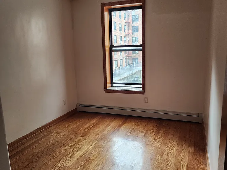 Maple Ave — Photo 10
