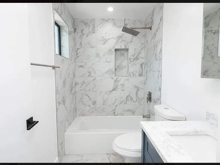 1573-1579 Ricardo St #1575 — Photo 4