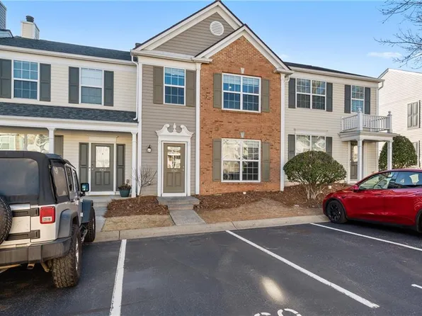 1060 Prestwyck Ct, Alpharetta, GA 30004