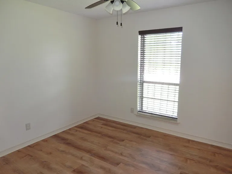 1818 Mission Dr — Photo 19