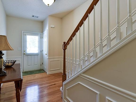 3rd image of 172 Regent Pl