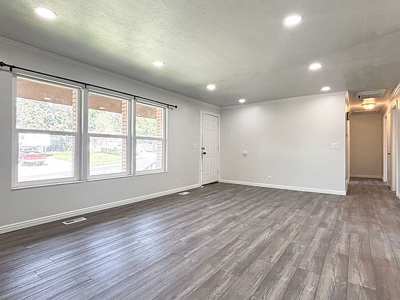 4th image of 856 E Park Mesa Way