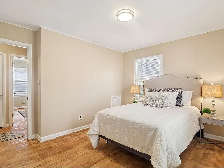 446 Huntmere Dr — Photo 17