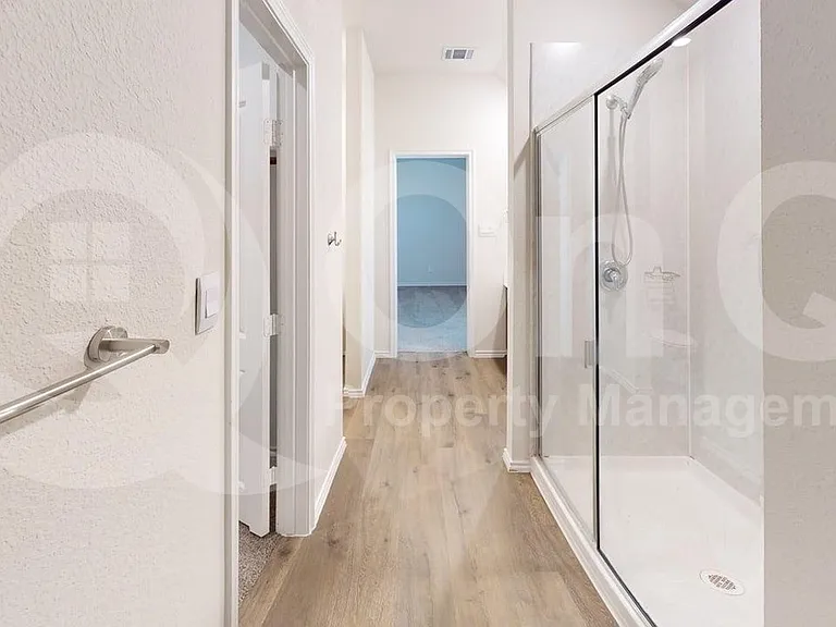 915 Presleigh Dr — Photo 14