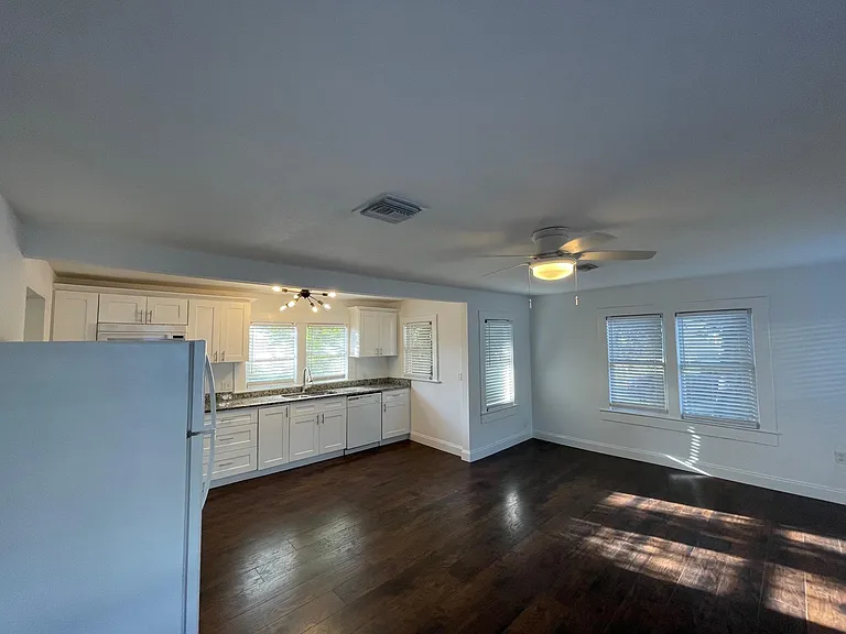 405 E Cayuga St — Photo 5