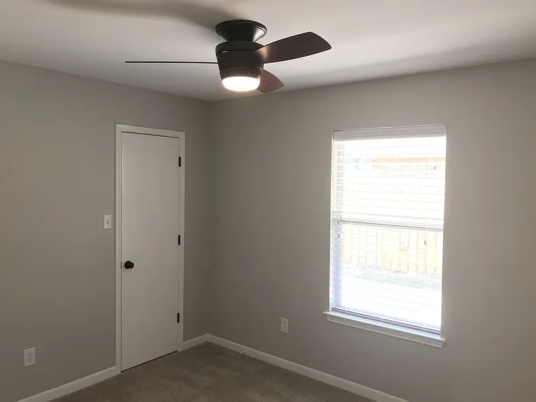 517 Molly Ln — Photo 15