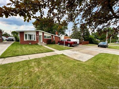 30614 Ann Arbor Trl, Westland, MI, 48185