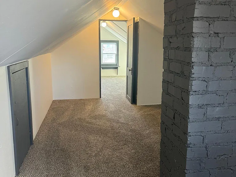 521 S 35th St — Photo 13