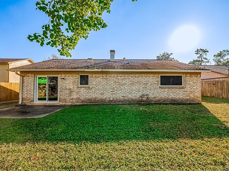 610 Bienville Ln — Photo 22