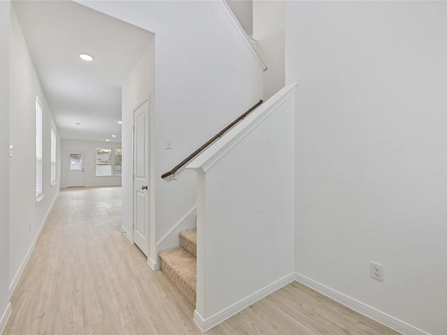 4 bed, 2.5 bath, 2218 sqft, $2,250 — Photo 3