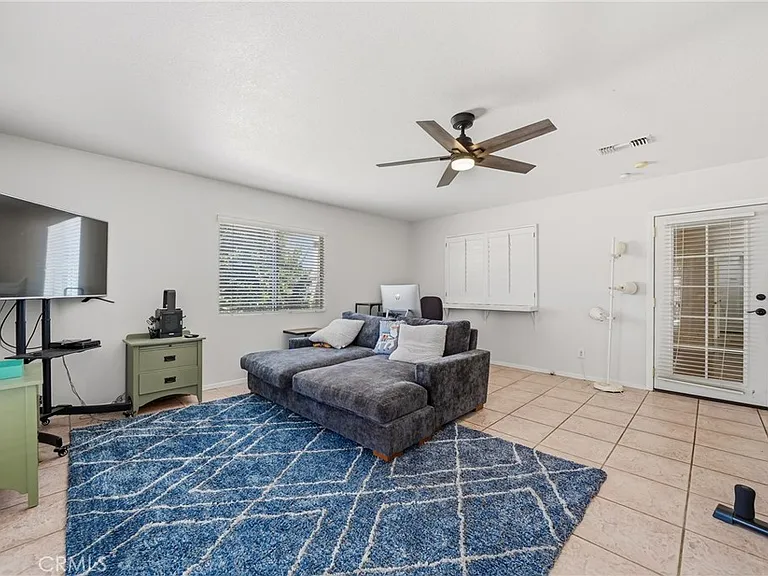 1505 Canterbury Cir — Photo 22