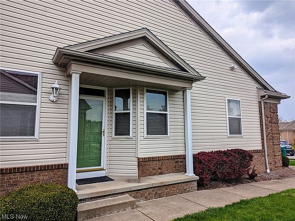 3rd image of 9832 Country Club Cir