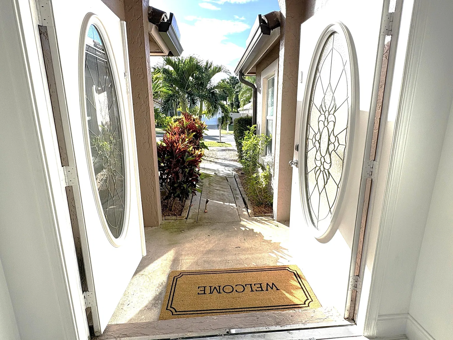 3 bed, 3.0 bath, 1885 sqft, $3,750 — Photo 4