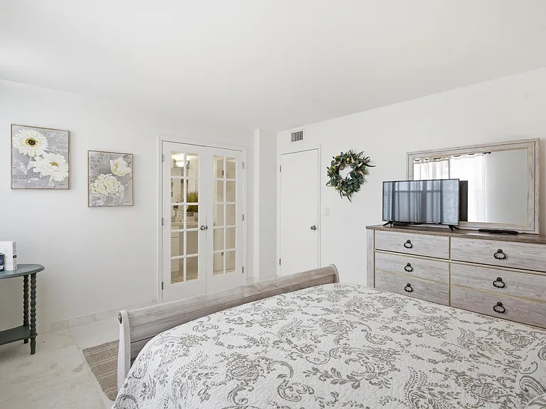 825 Egret Cir #104 — Photo 14