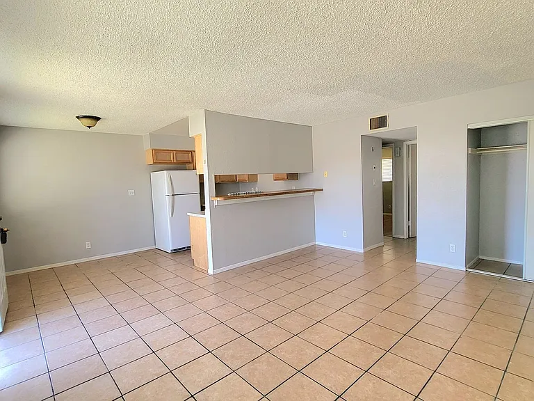 1920 Galaxy St — Photo 5