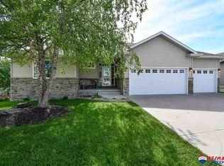 1858 SW 37th St, Lincoln, NE 68522